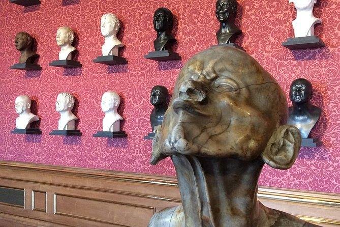 Private Tour of the Belvedere Palace with an Art Historian: "Pictures of Austrian Identities". Art & History Tour with Skip-the-line Tickets - Meeting your guide at the Upper Belvedere