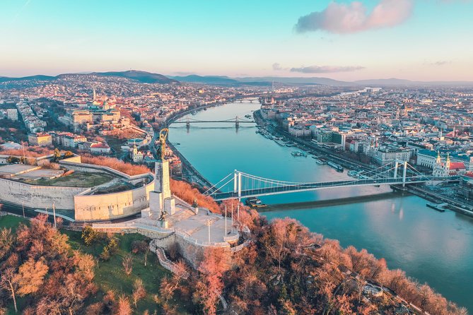 Private Transfer from Vienna to Budapest with 2 hours for sightseeing - Who should book this transfer?