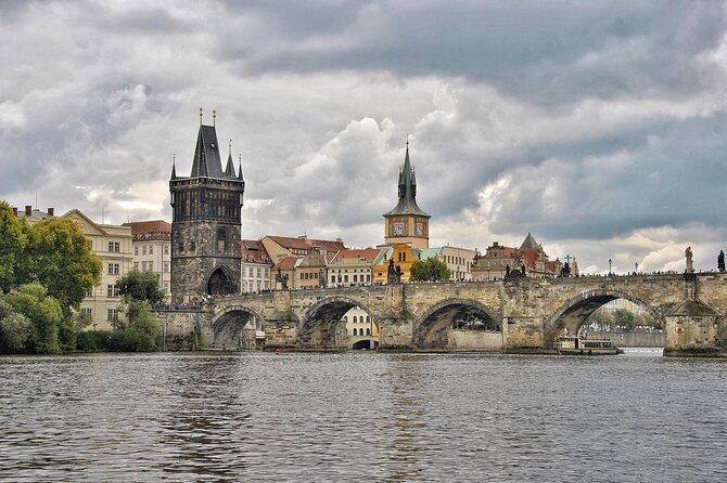 Private Transfer from Vienna to Prague with Stop in Hluboká or Český Krumlov - Key points to know before booking