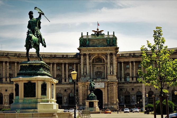 Private Vienna Highlights History Walk — WWII and Post War Vienna - Heldenplatz and the danger of political theater