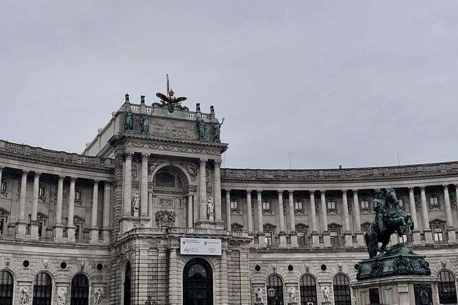 Private World War II Walking Tour in Vienna - Heldenplatz and the public theater of power