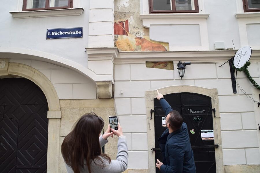 Riddle Tour: Explore the Hidden Gems of Vienna - Schwedenplatz, Hoher Markt, and the city’s clock