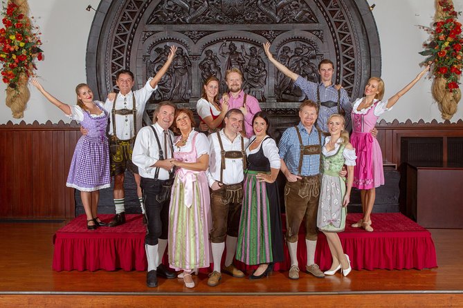 Skip the Line: Austrian Dinner Show Ticket in Vienna - The first scene brings the Tyrol to Vienna