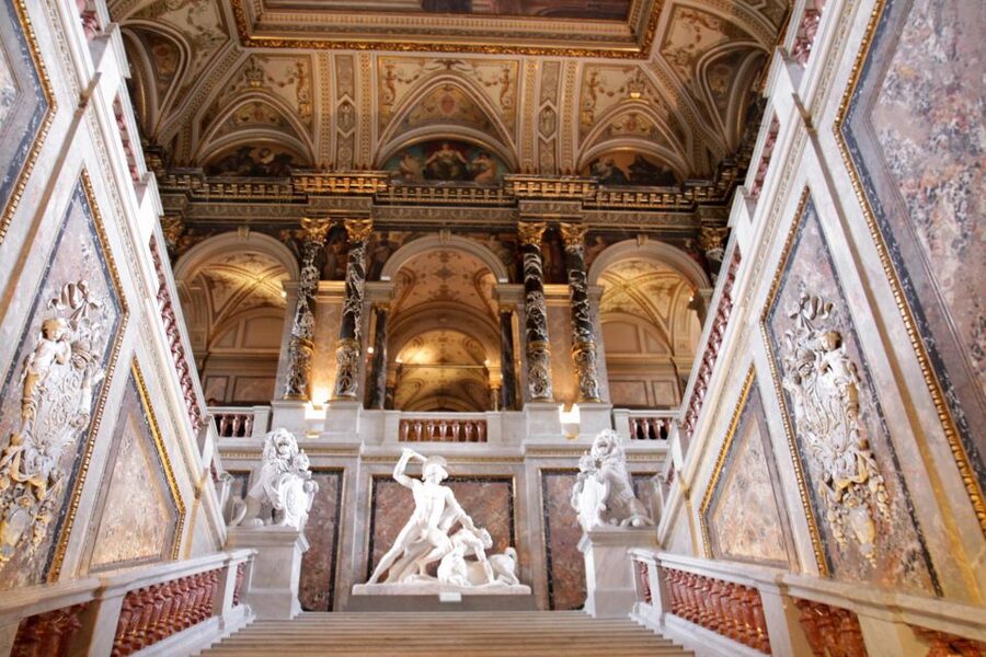 Skip-the-line Private Tour Kunsthistorisches Museum Vienna - The three-hour choice: private transport plus museum time