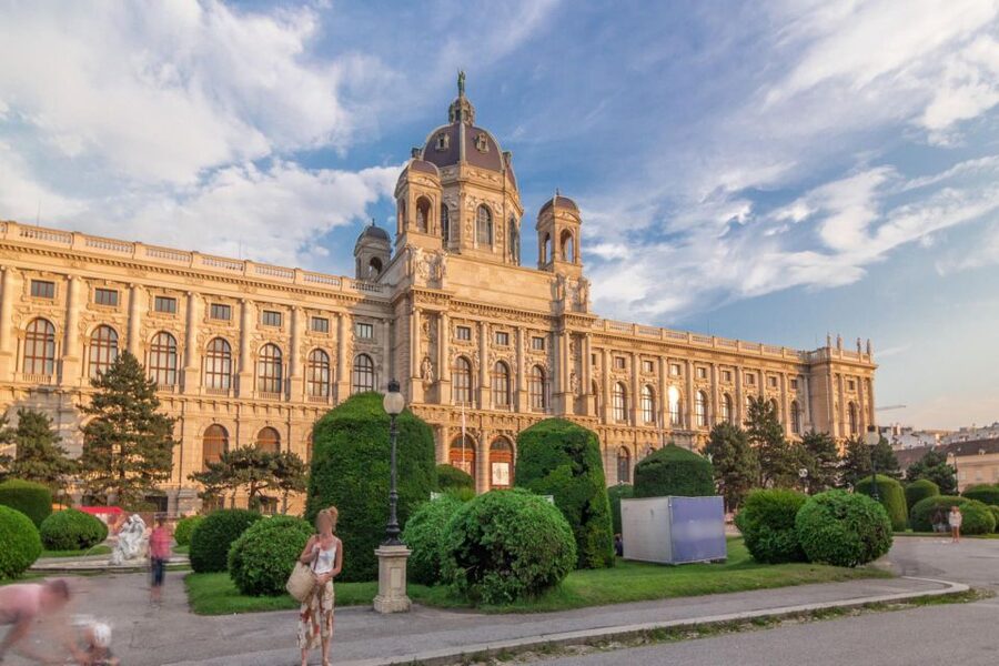 Skip-the-line Private Tour Kunsthistorisches Museum Vienna - The four-hour route: Kunsthistorisches Museum and Imperial Treasury