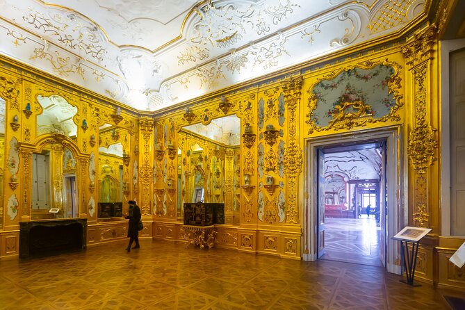 Skip-the-line Upper Belvedere Tickets and Guided Tour Vienna - Entering the Upper Belvedere with timed entry