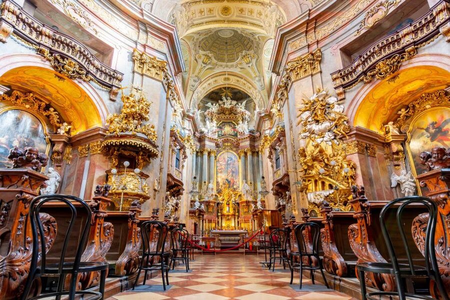 St Stephen's Cathedral Vienna Old Town Walking Tour - Guide quality and the private format