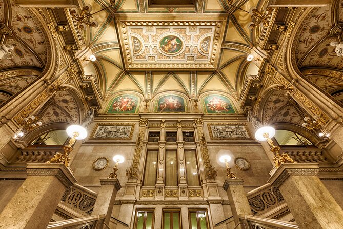 STATE OPERA - PRIVATE guided tour (tickets included) - Old splendor and postwar rebuilding