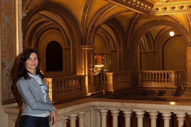 STATE OPERA - PRIVATE guided tour (tickets included) - The Opera Ball and Vienna society