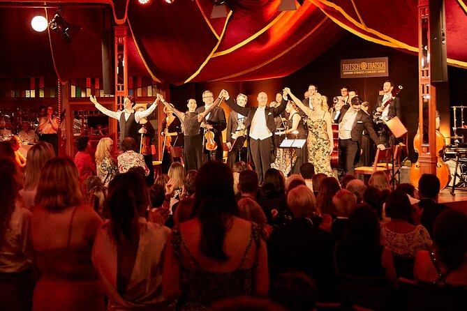 Strauss Dinner Show - Drinks, service, and extra charges