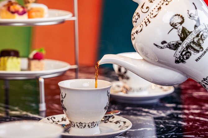 Strauss Exhibition incl. LED Concert Show / Coffee + Strauss Cake - Who will enjoy this most?