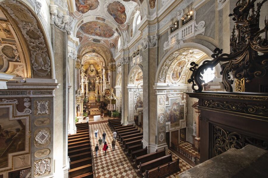 Ticket to Klosterneuburg Abbey - Who will get the most from this ticket