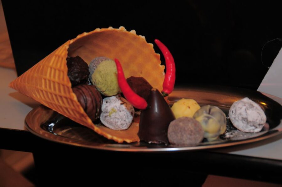 Vienna: 2.5-Hour Viennese Coffee, Cake, and Chocolate Tour - Starting near Naschmarkt and finding the guide
