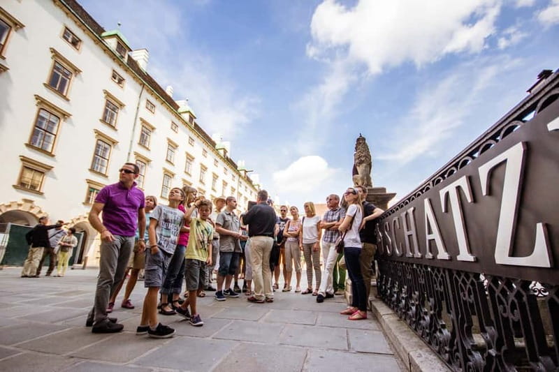 Vienna: 2 Hours Sightseeing Walking Tour - Reading the Hofburg Palace one layer at a time