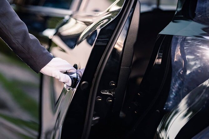 Vienna Airport Transfers From Vienna City With Private Driver - The 20 to 30 minute route to VIE