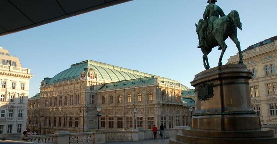 Vienna and Skip-the-Line Schönbrunn Palace Private Tour - Heroes’ Square and the Habsburg story