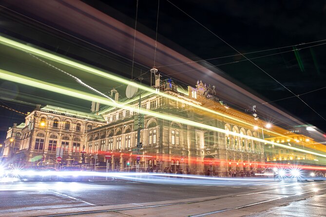 Vienna at night! Private photo tour of Vienna's most beautiful buildings - What the photography coaching is really like