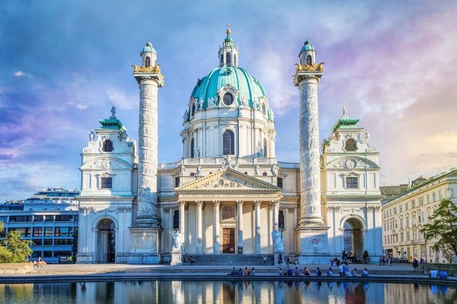 Vienna Audioguide - TravelMate app for your smartphone - Belvedere and Vienna State Opera