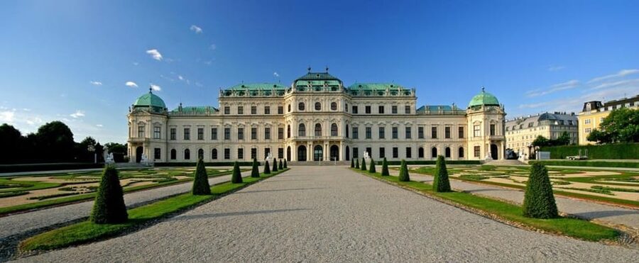 Vienna: Belvedere Palace Skip-the-Line Tour - Priority entry and a useful 90-minute plan