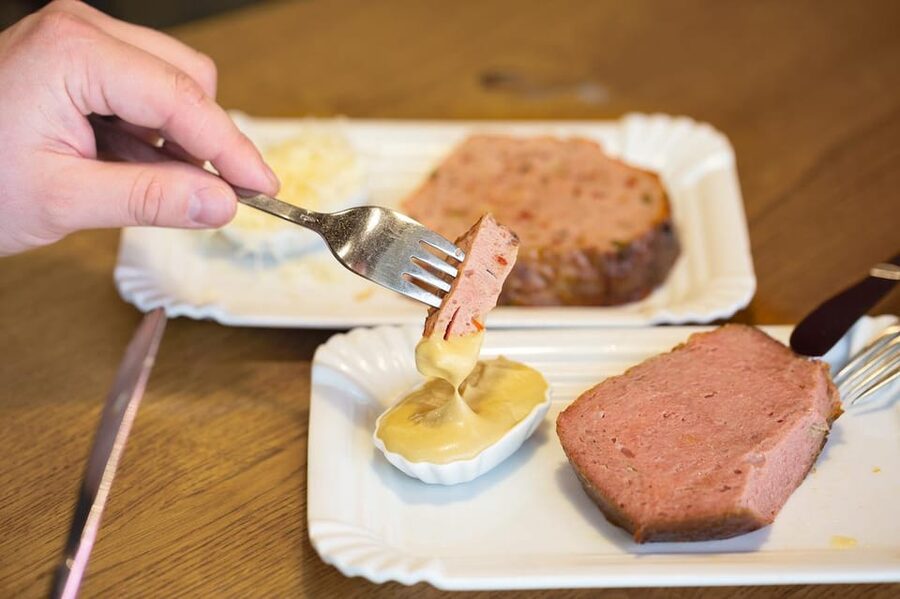 Vienna: Best of Vienna Food Tour - What the guide adds to the food