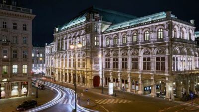 Big Bus City Highlights Night Tour with Live Guide
