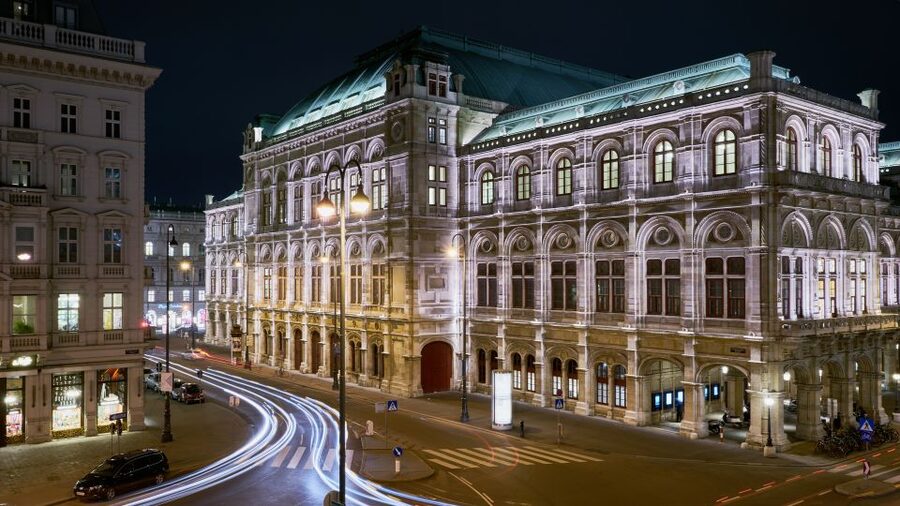 Vienna: Big Bus City Highlights Night Tour with Live Guide - Choosing the upper deck after dark