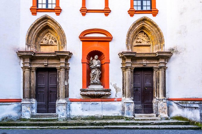 Vienna-Budapest One-Way Sightseeing Transfer - Who should book this experience?