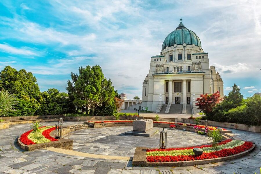 Vienna Central Cemetery Walking Tour with Transfers - Why the 3-hour transfer option may be worth the extra time
