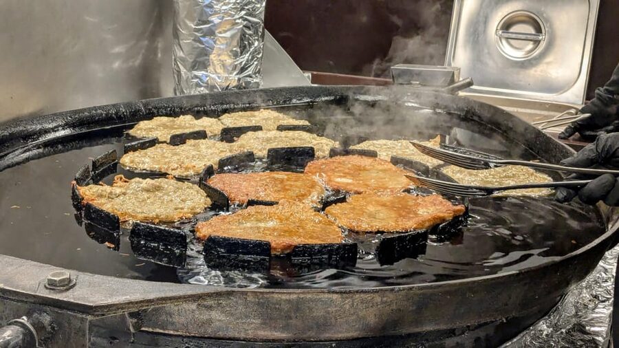 Vienna: Christmas Market Food and Drinks Tour - Key points to know