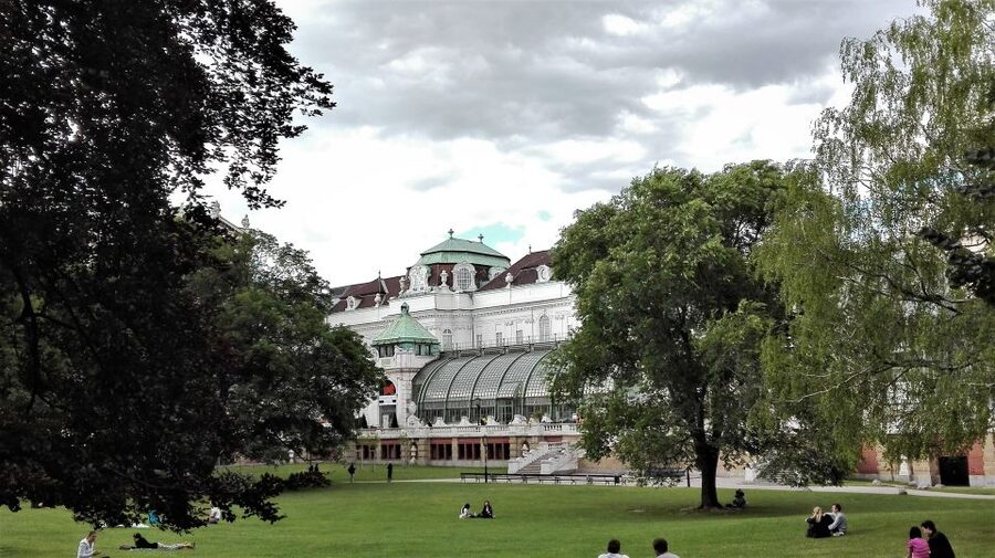 Vienna: City Highlights Guided Walking Tour & Old Town - Starting near the Roman Museum or the art gallery