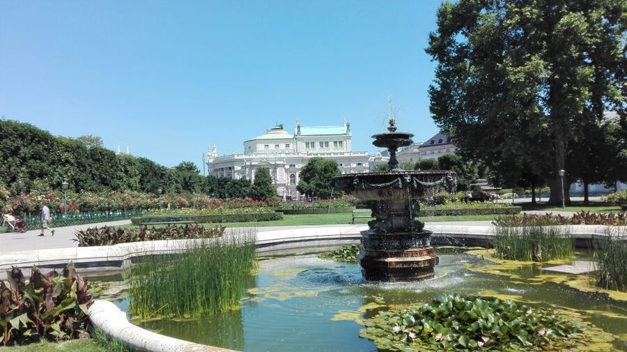 Vienna: City Highlights Guided Walking Tour & Old Town - What the $25 price gives you