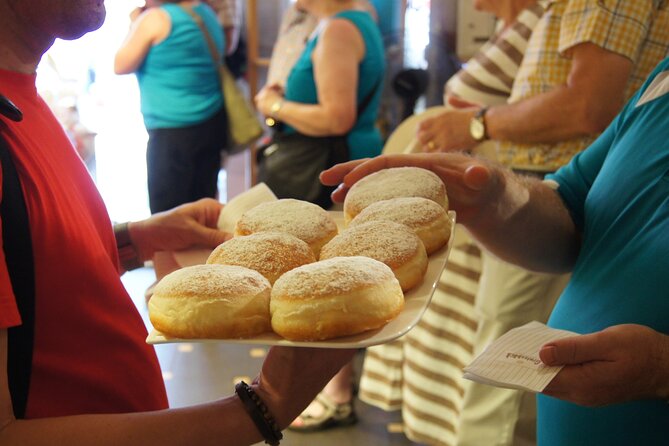Vienna Coffee, Cake & Pastries Tour with Local Stories - How much food do you really get?