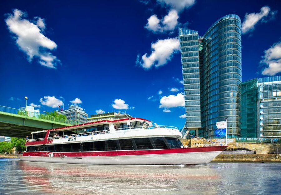 Vienna: Cruise and Schnitzel Tour - Who will enjoy this half-day cruise