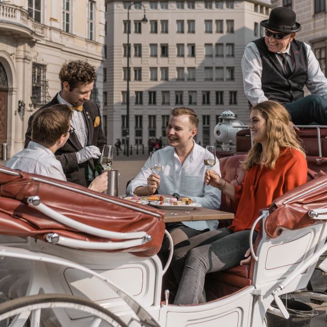 Vienna: Culinary Horse-Drawn Carriage Experience - Choosing the one-hour option