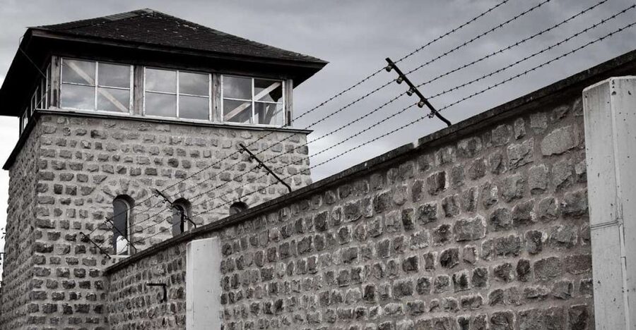 Vienna: Day Trip to Mauthausen Concentration Camp Memorial - Entering the Mauthausen Memorial