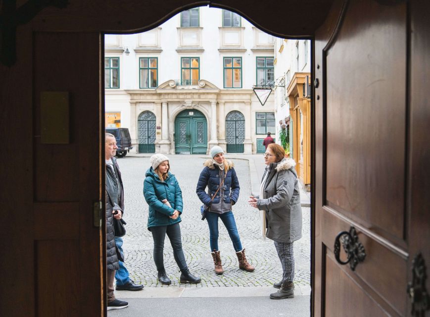 Vienna: Educational Walk Exploring Homelessness - What the walk does not show you
