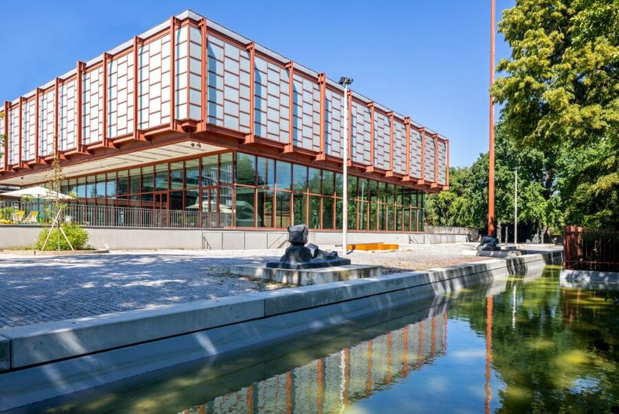 Vienna: Entry Ticket Belvedere 21 & Contemporary Art - The exhibition program changes your experience