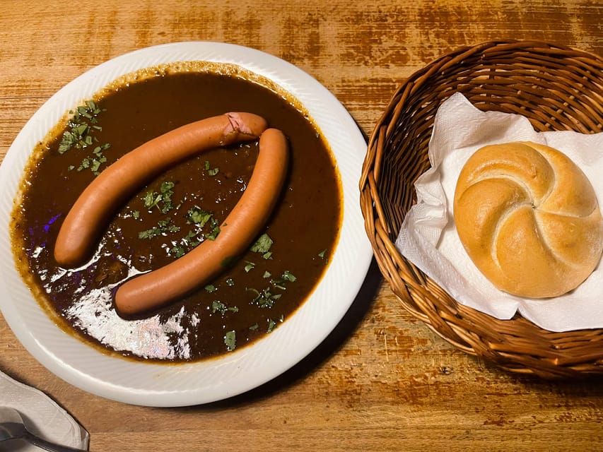 Vienna: Food tasting tour in Hidden Gems (Small Groups) - What the guide adds to the meal