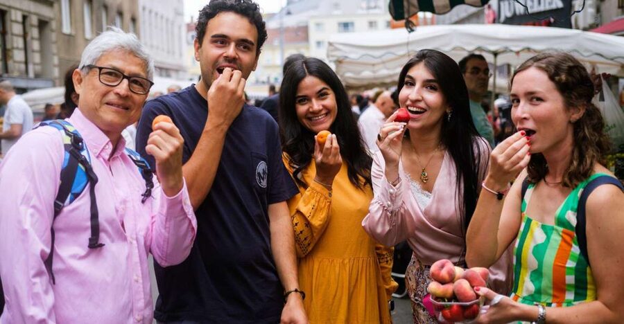 Vienna Food Tour: Hidden Gems & Authentic Flavors - The first bites: spritzer, sandwich, and seasonal strudel