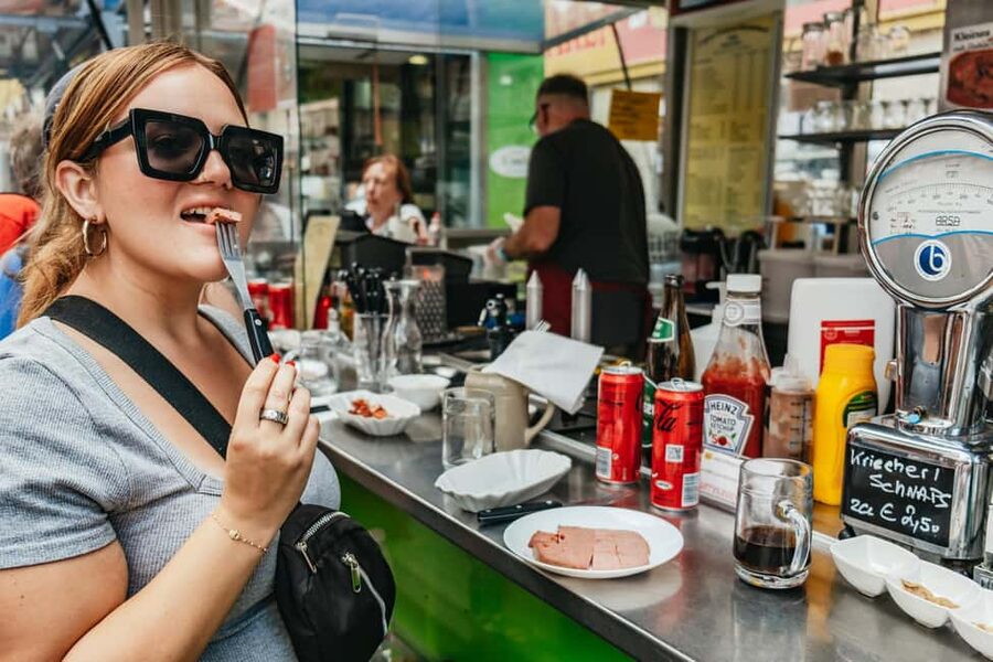 Vienna: Guided Foodie Walking Tour with Tastings and Coffee - The guides make the difference
