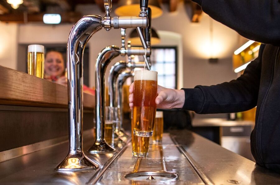 Vienna: Guided tour of the Ottakringer brewery - Final call: book it for the production access
