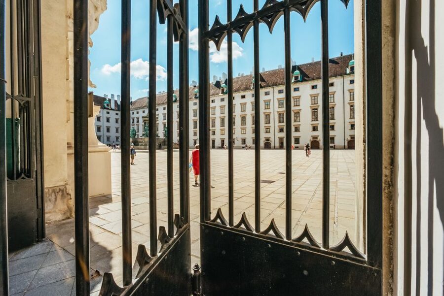 Vienna: Guided Walking Tour of City Center Highlights - Key points to know before you book