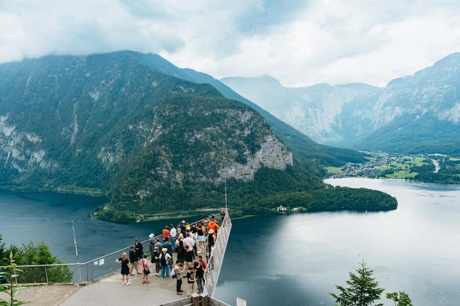 Vienna: Hallstatt & Alpine Peaks Day Trip with Skywalk Lift - The coach ride through Upper Austria