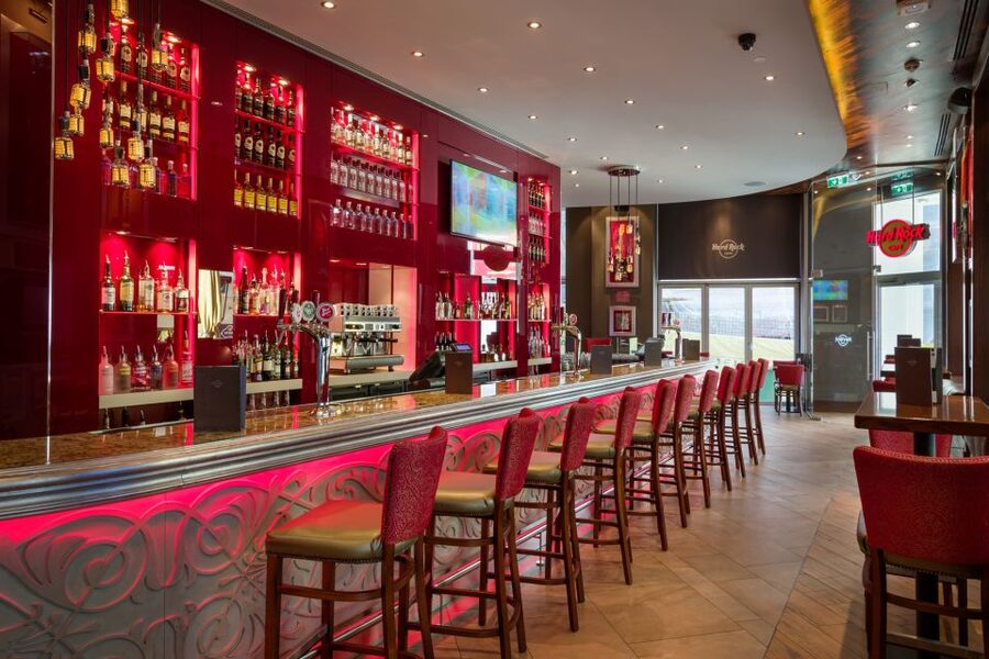 Vienna: Hard Rock Cafe with Set Menu for Lunch or Dinner - Who should book this meal?