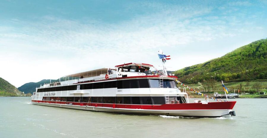 Vienna: Heurigen Cruise with Viennese Songs and Buffet - Is $74 a Fair Price?