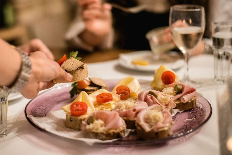 Vienna: Hidden Wine Cellars Tasting Experience - The third cellar: a final tasting with a sense of place