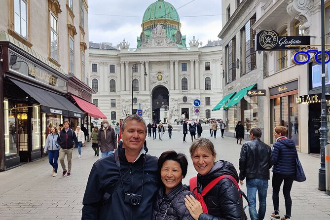 Vienna Highlight Tour - yue walk - Lobkowitzplatz and the city’s artistic side