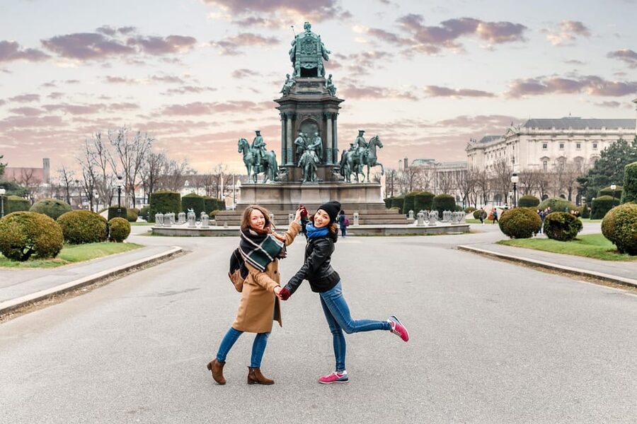 Vienna: Highlights Private Tour, Palaces & Sacher Cake - Why this private Vienna walk works well