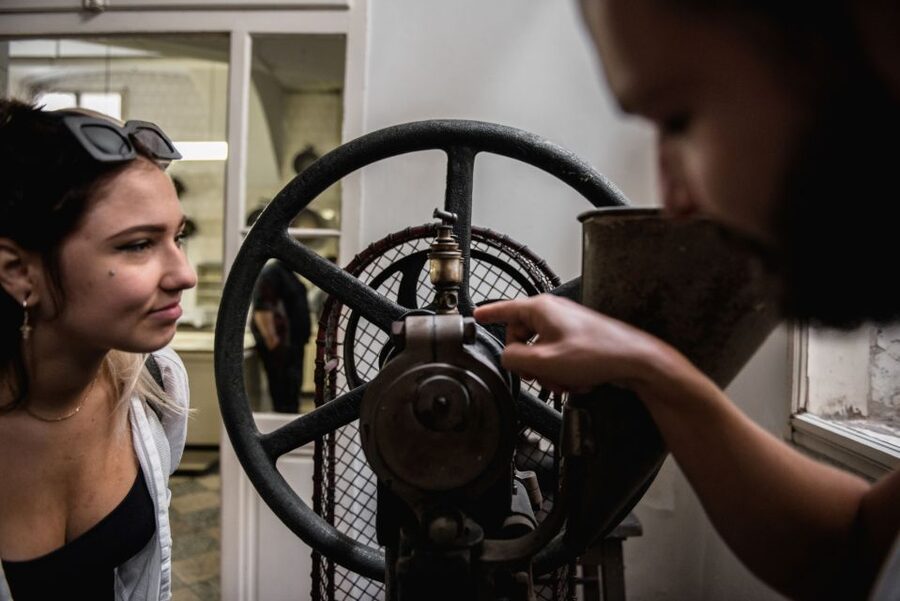 Vienna: Historical Pharmacy Cellar Guided Tour - Who will get the most from this tour?