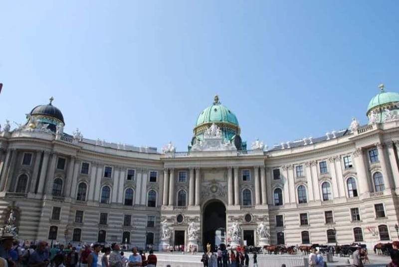 Vienna: History Highlight Walking Tour - The Hofburg, Heroes’ Square, and the machinery of empire